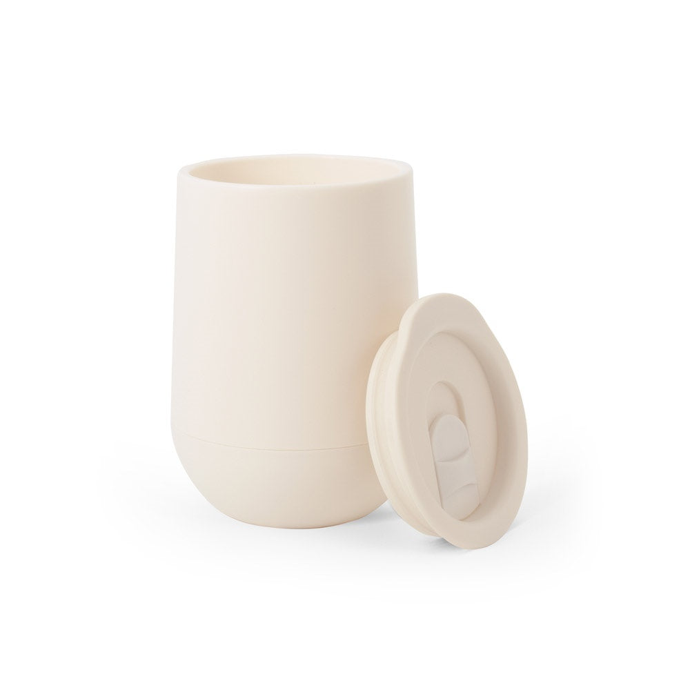 ADLINGTON promotional travel cup in pastel white (detail view) with custom logo branding