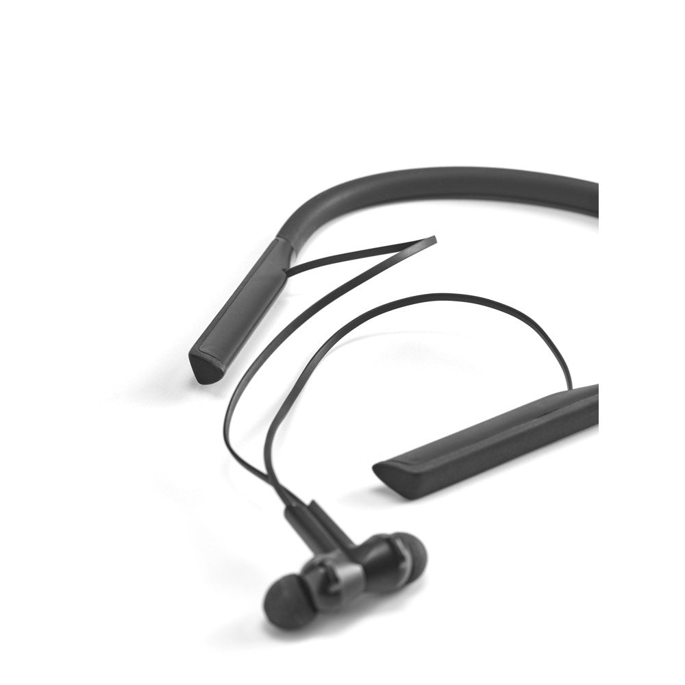 HEARKEEN promotional headphones in black (detail view) with custom logo branding