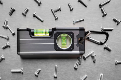 Magnetic level ruler medium