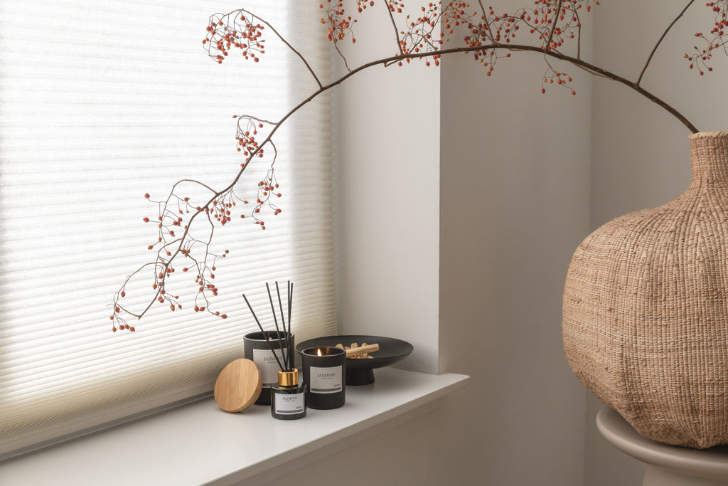 Ukiyo deluxe scented candle with bamboo lid
