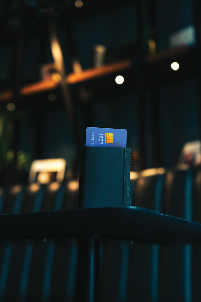 Seekcard RCS rpolyester card wallet with worldwide locating