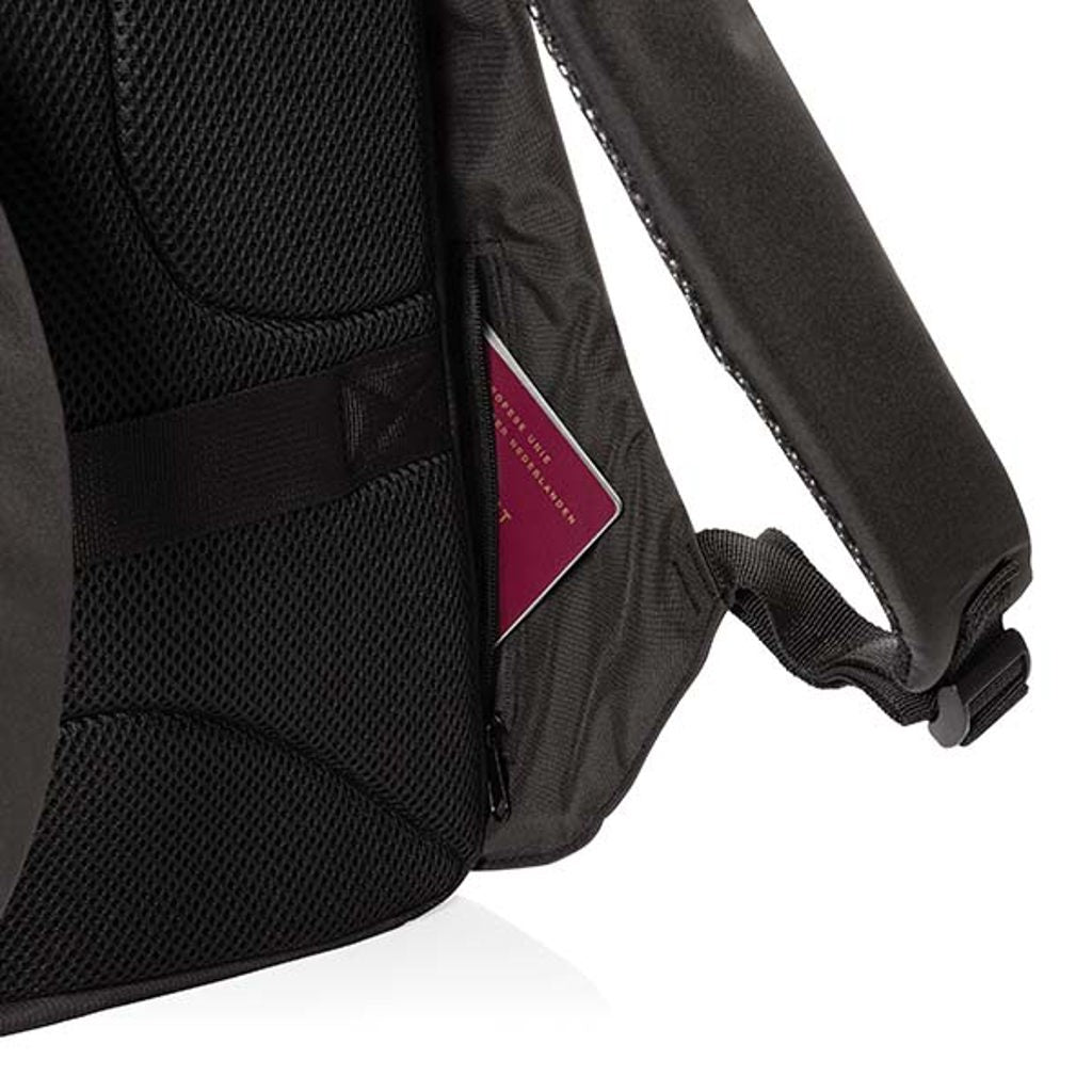 Swiss Peak AWARE™ anti-theft 15.6' laptop backpack