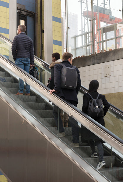 Swiss Peak AWARE™ anti-theft 15.6' laptop backpack