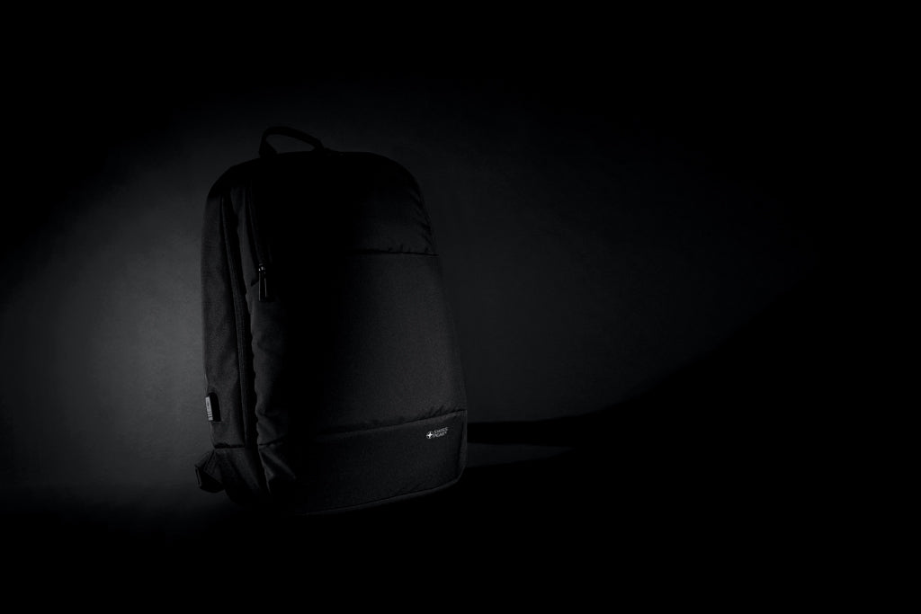 Swiss Peak AWARE™ modern 15.6' laptop backpack
