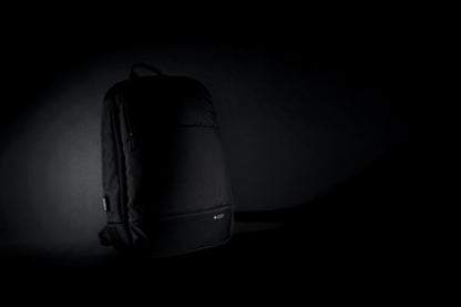 Swiss Peak AWARE™ modern 15.6' laptop backpack