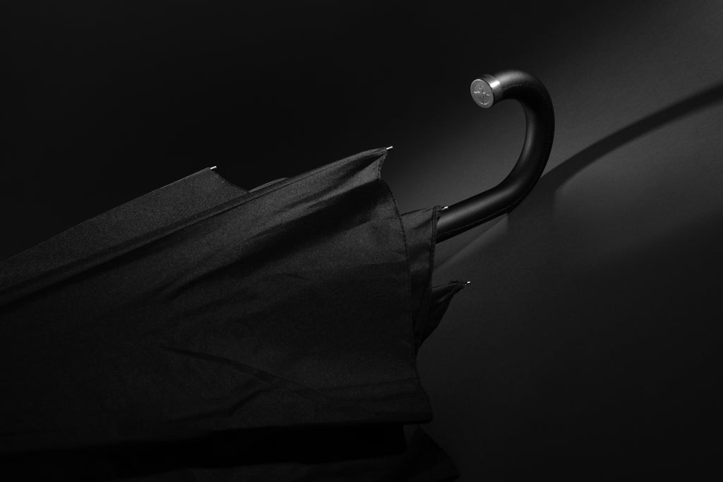 Swiss Peak Vero Aware™ RPET 25” umbrella w luxe handle