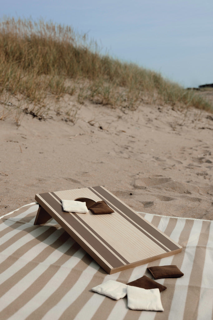 VINGA Cornhole game