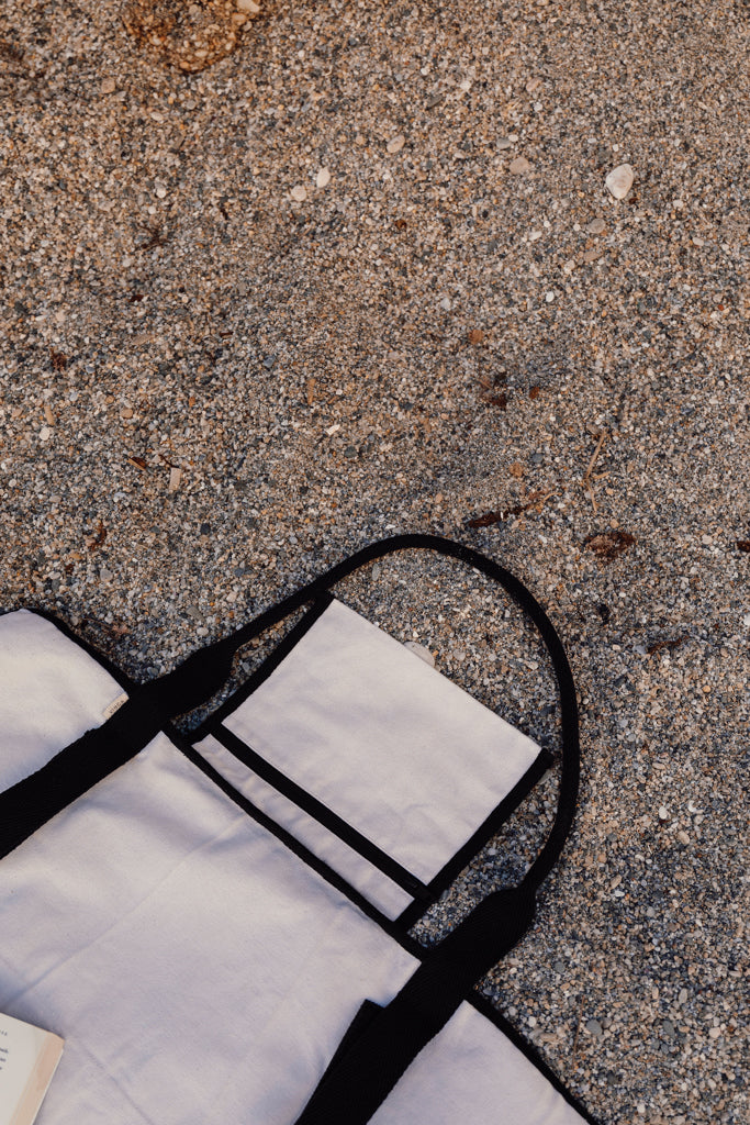 VINGA Volonne AWARE™ recycled canvas beach mat