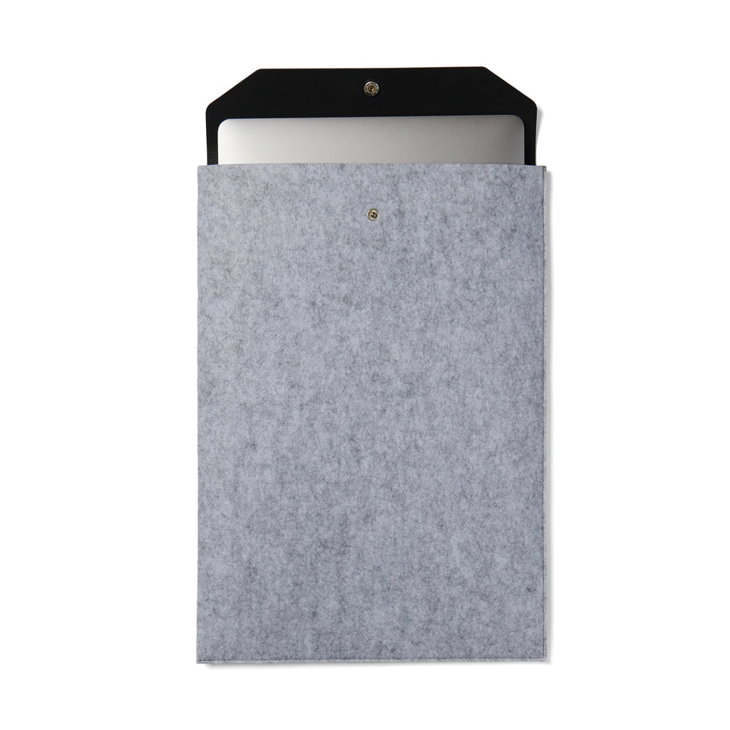 VINGA Albon GRS recycled felt 17' laptop sleeve
