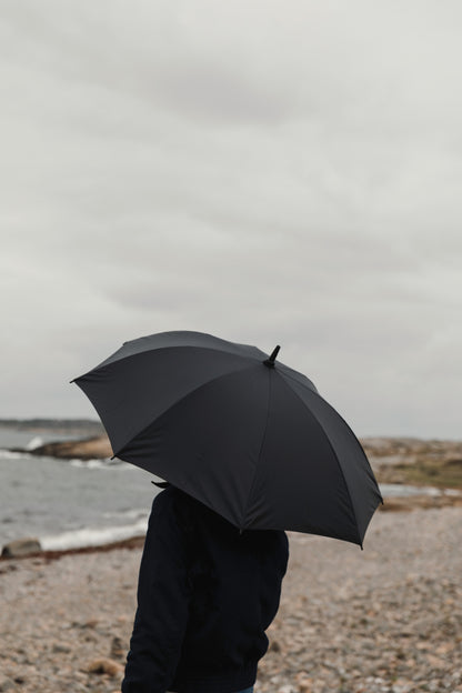VINGA Baltimore AWARE™ RPET 23' umbrella