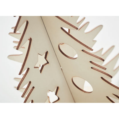 BAUM UND FARBE – DIY-Weihnachtsbaum aus Holz