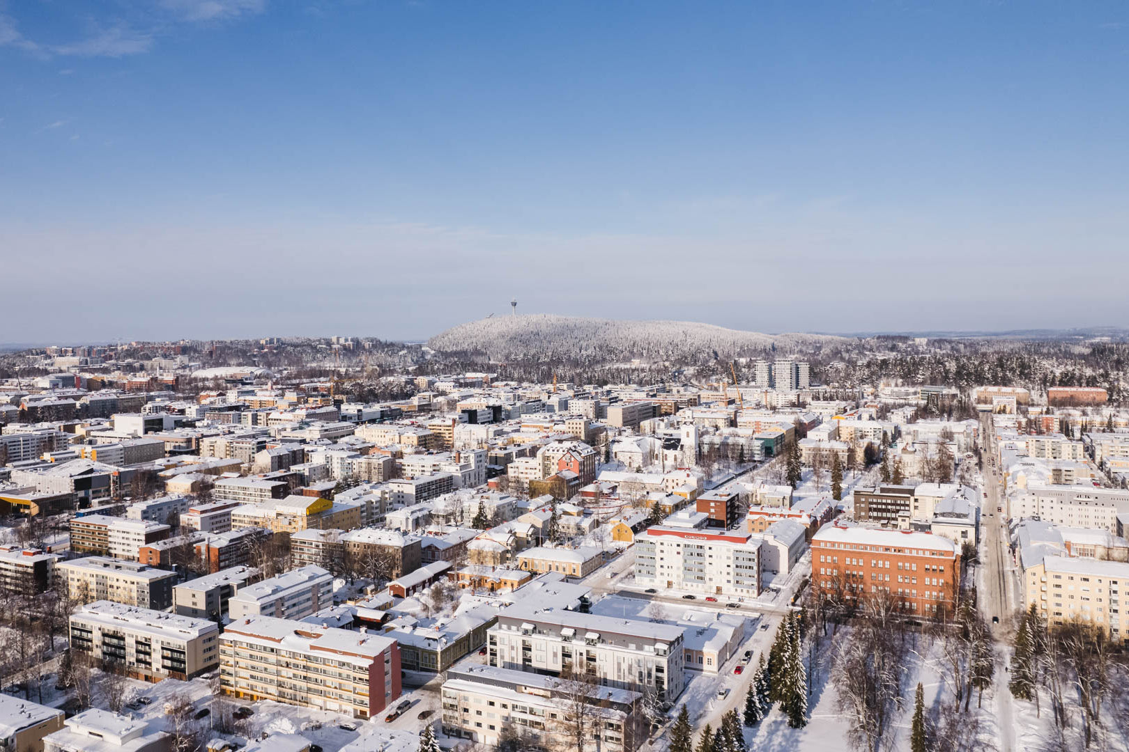 Yrityslahjat ja brändätyt mainostuotteet Kuopiossa – laadukas B2B-yritysmerch Itä-Suomen yrityksille