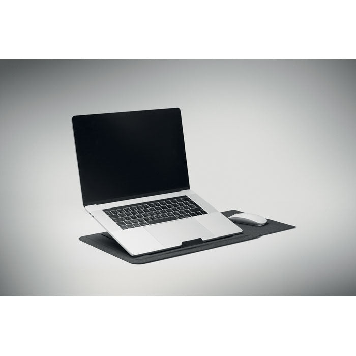 PRAKTISCH – 16-Zoll-Laptophülle aus Filz