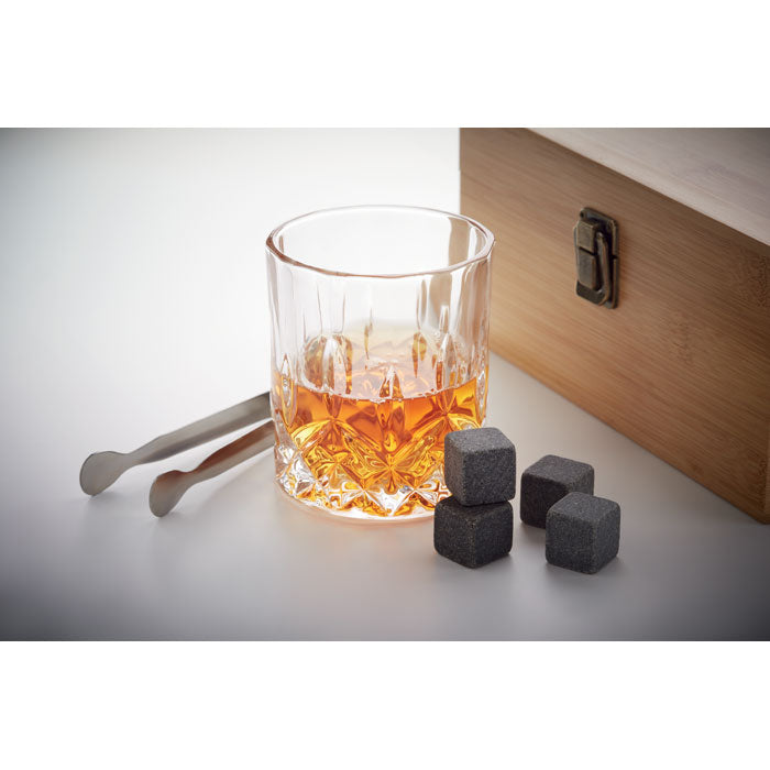 INVERNESS - Service à whisky dans une boîte en bambou