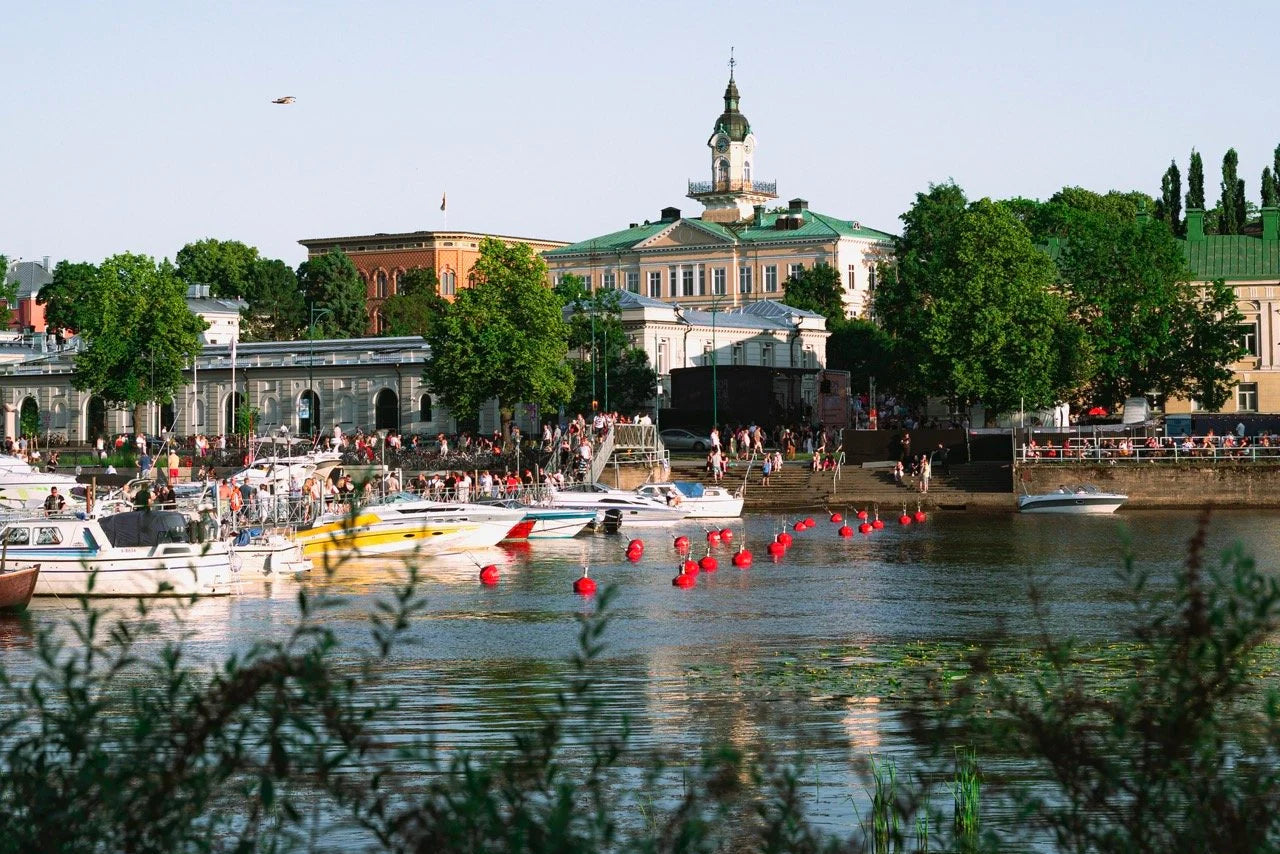 Mainostuotteet ja yrityslahjat Porissa – räätälöity B2B-yritysmerch teollisuus- ja tapahtumayrityksille